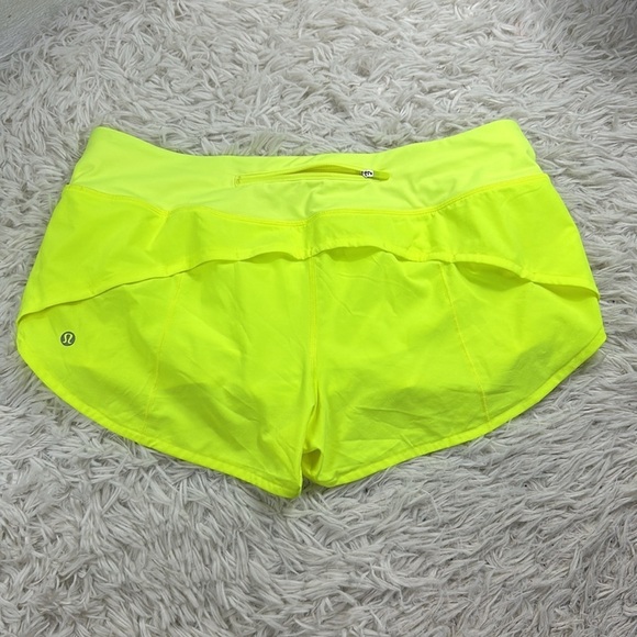 Lululemon Speed Up Low-Rise Short 2.5" Highlight Yellow - Picture 5 of 7